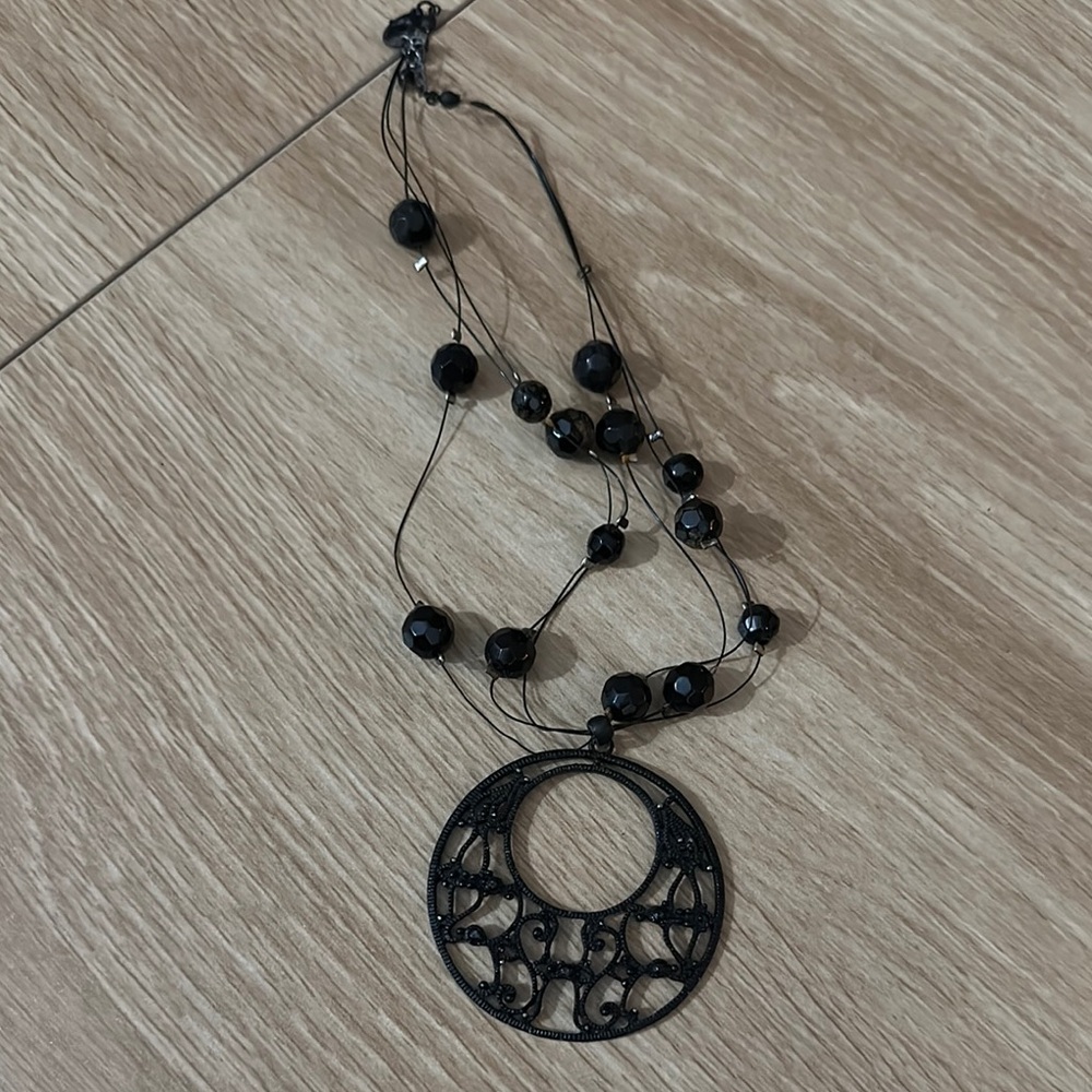 Elegant Black Pendant Necklace